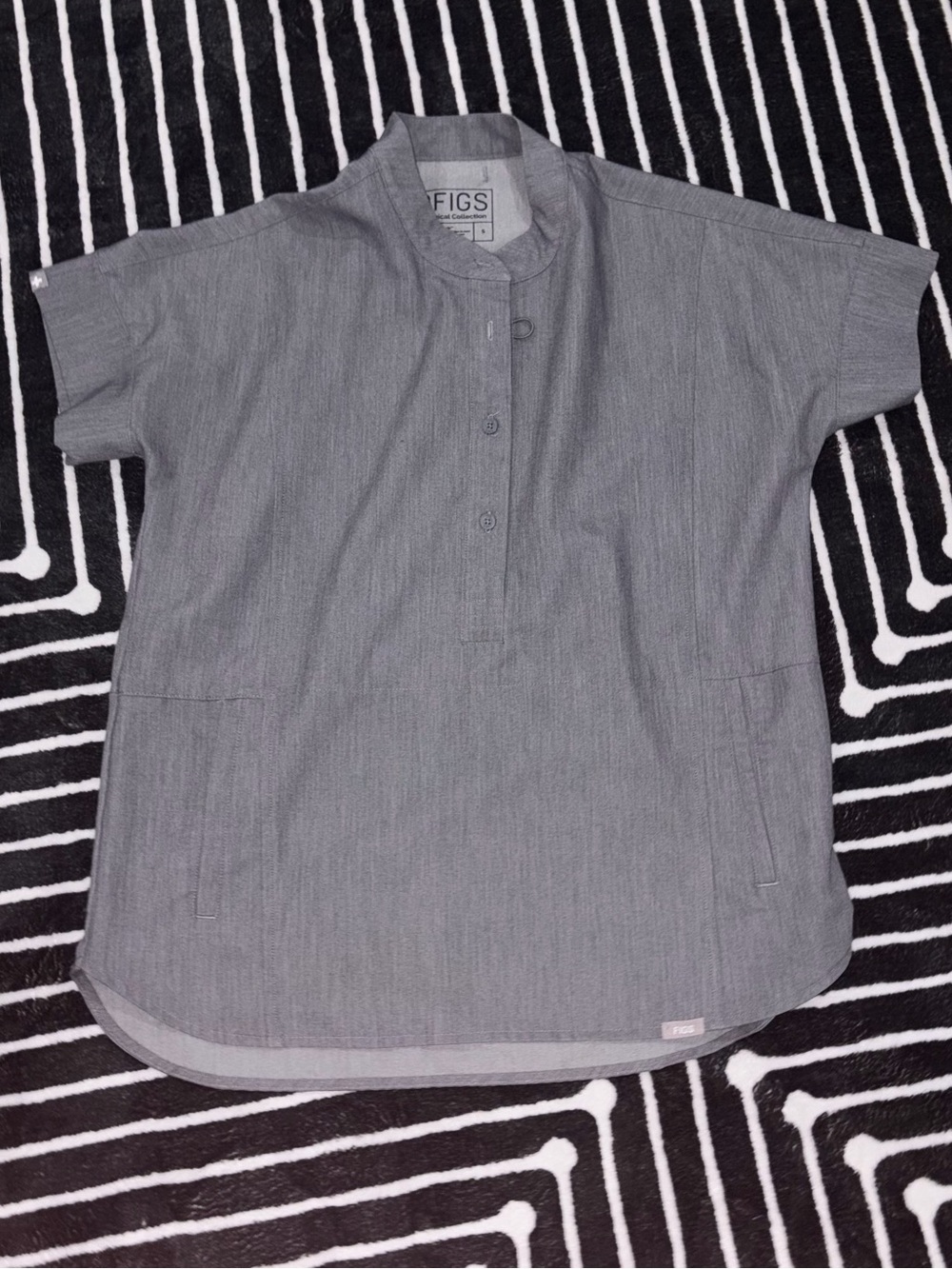 Figs Women's Short-Sleeve Button-Front Scrubs Shirt in Gray